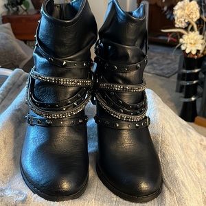 Venus, Black Strappy, Embellished, Size 10, Women’s Booty